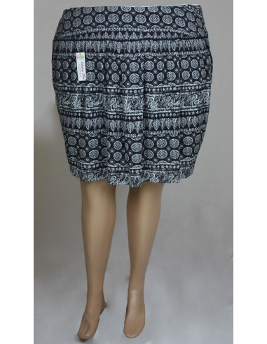 Falda-talla-grande-26/28-vaporosa-negra-estampada-LaneBryant-R0297