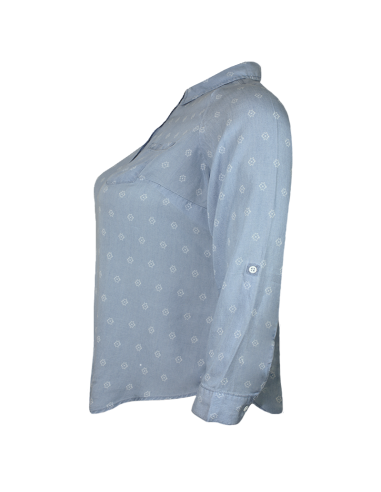 Blusa-talla-grande-gordita-2XL-tono-azul-claro-con-diseño-de-flores-blancas-WESTPORT-R0705